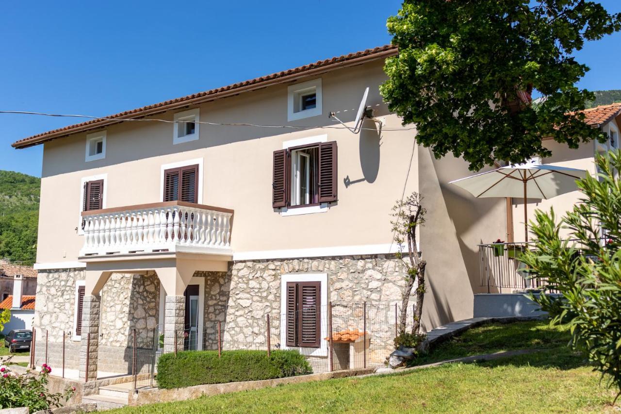 Apartman Danijela Zagorje Bagian luar foto