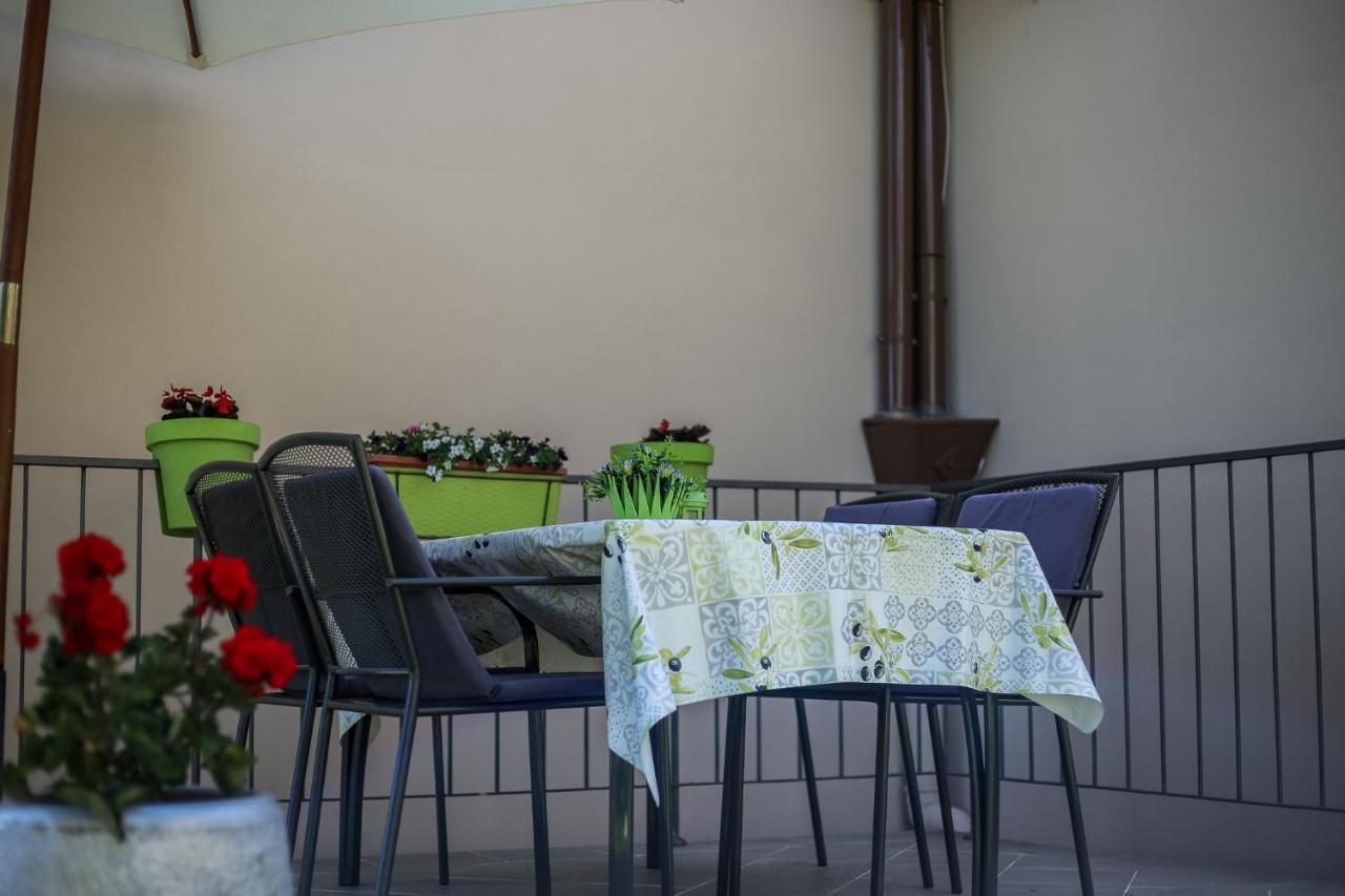 Apartman Danijela Zagorje Bagian luar foto